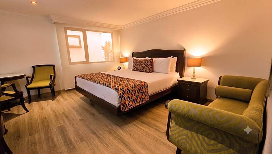 Hotel Embassy Park