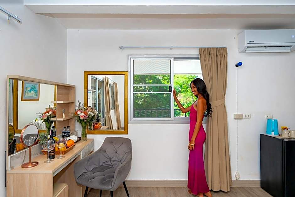 Oceanview Bungalows by EAT, Karon Beach