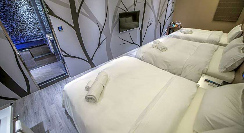 Six Fukun Hotel