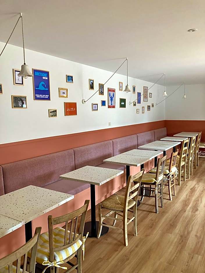 Logis Hôtel Le Relais De Beaucemaine