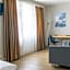 Royal Hotel - Urban Living