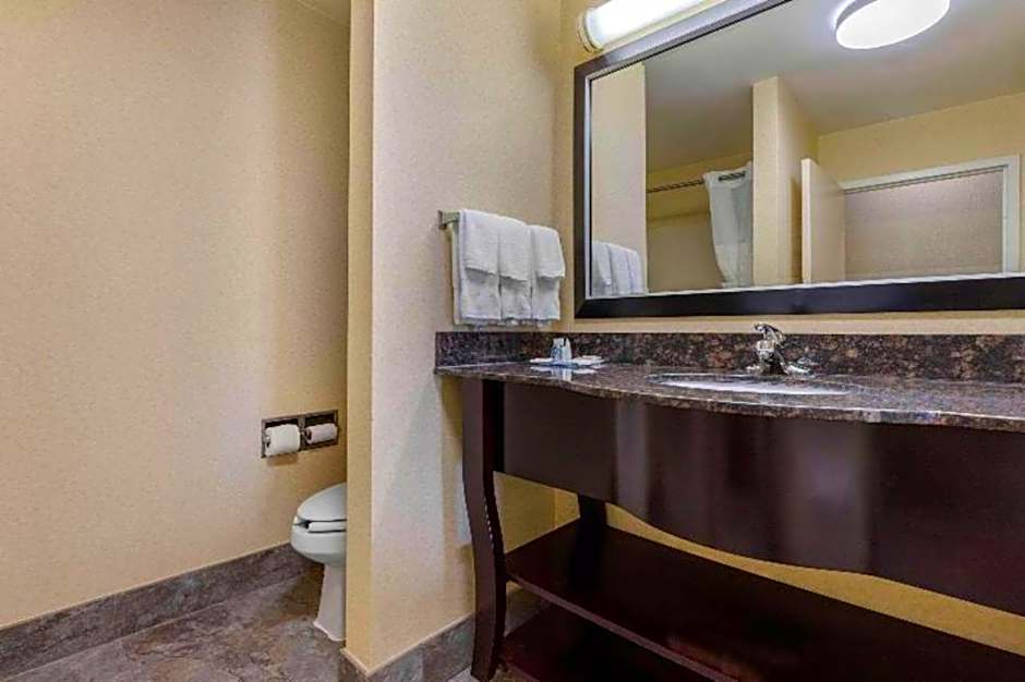 Comfort Inn & Suites