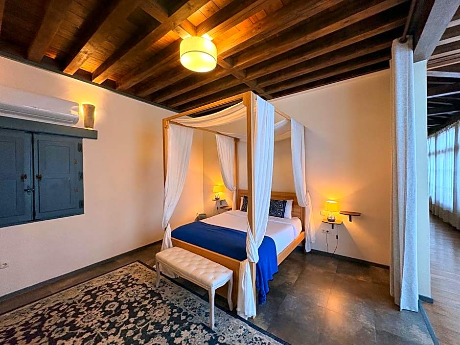 Casa del Armiño - Historic Boutique Hotel in Toledo Old Town