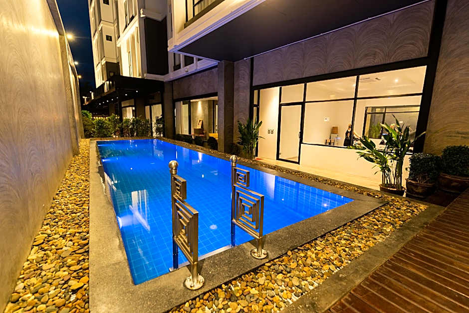 S 2 Modern Boutique Hotel