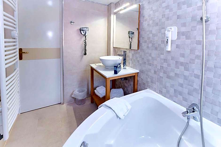 The Originals City, Archotel, Sens