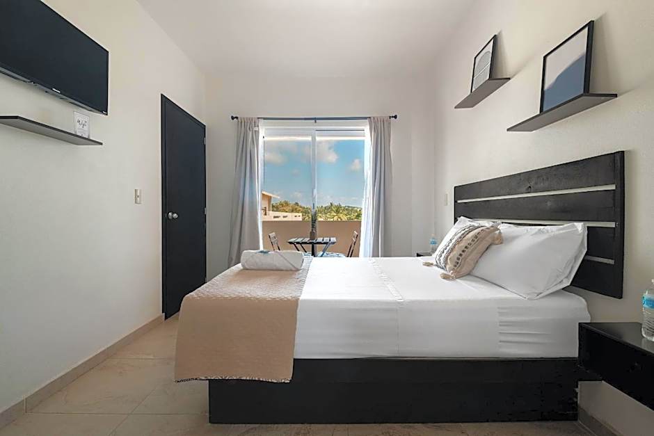 La Aurora Puerto Escondido