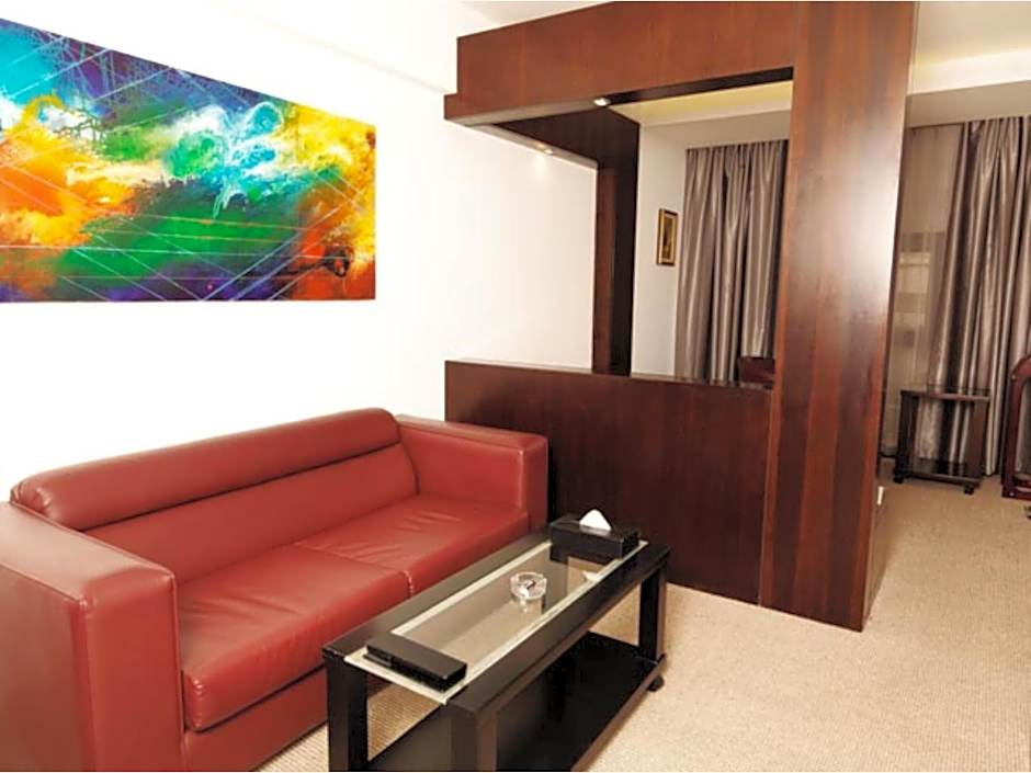 Photo 1 of 15 of Junior Suite