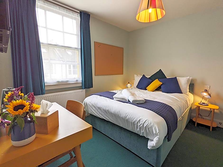 The Stirling Arms Pub & Rooms