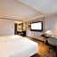 Atour Hotel Dalian Donggang Business District Gangwan Plaza