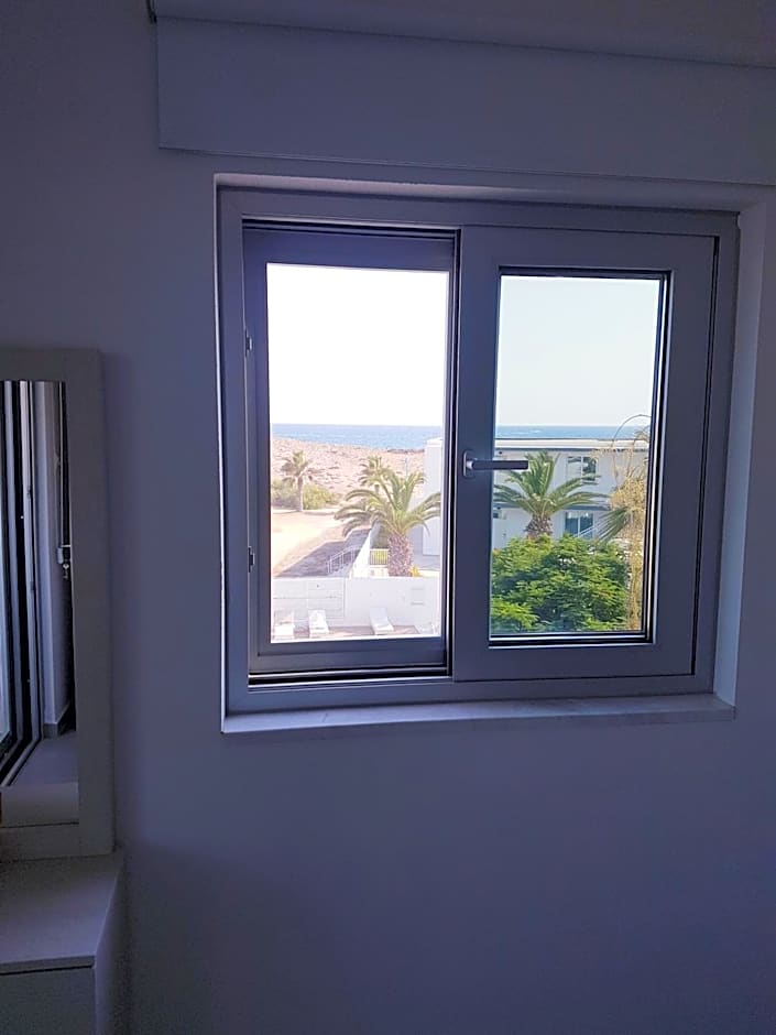 Christopher's Sandy Beach Suites