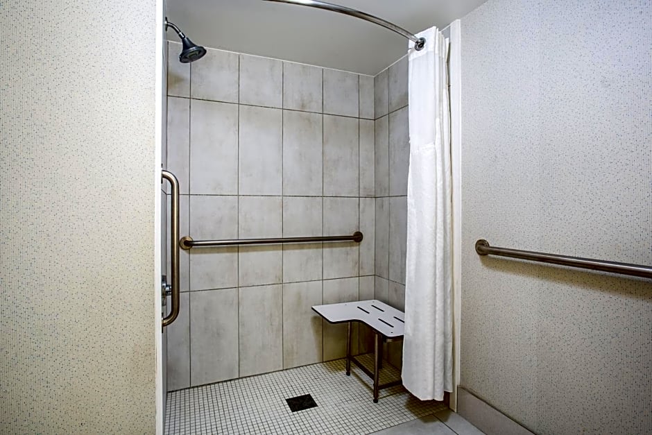 Holiday Inn Express Hotel & Suites Fort Wayne, an IHG Hotel