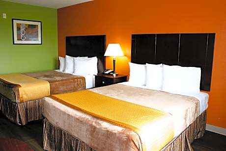 Queen Room with Two Queen Beds - Smoking