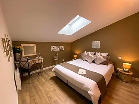 Double Room with Private External Bathroom