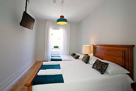 Quadruple Room with Private Bathroom