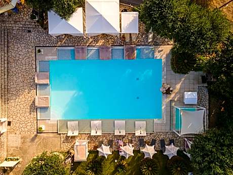 Nefeli Hotel