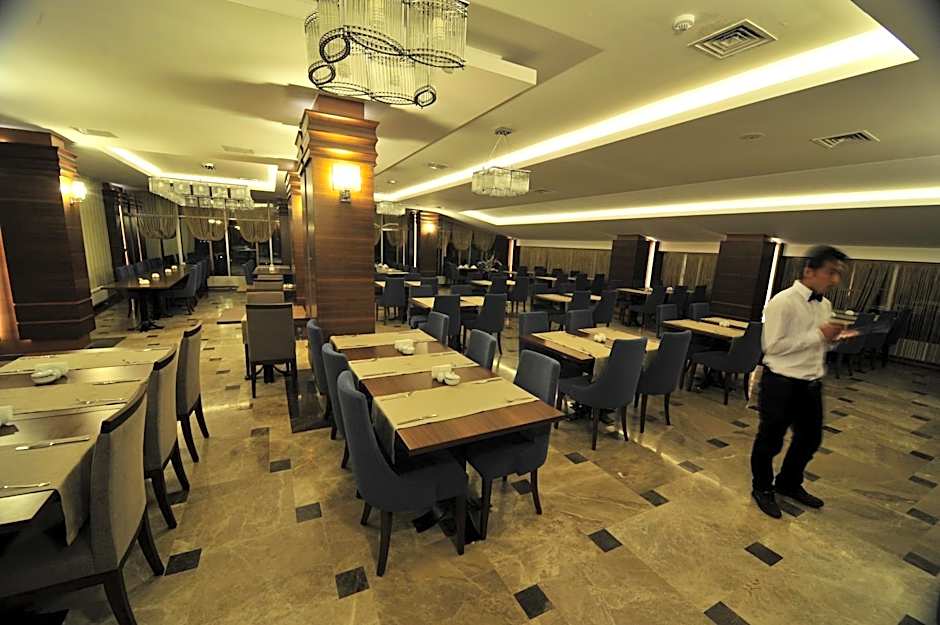 Grand Cenas Hotel