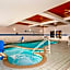 Country Inn & Suites by Radisson, West Bend, WI