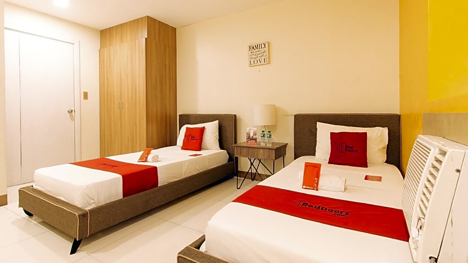 RedDoorz Plus @ Kamuning Quezon City