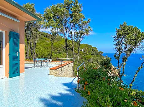 Two Bedroom Apartment with Terrace and Sea View