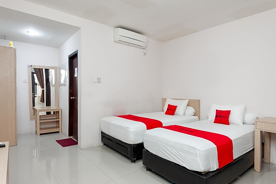 RedDoorz Syariah near Banda Aceh Convention Hall