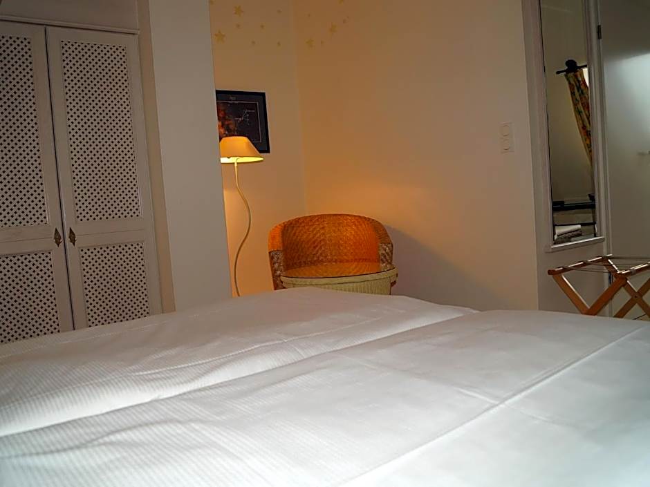 Entree Hotel Gross Borstel Garni