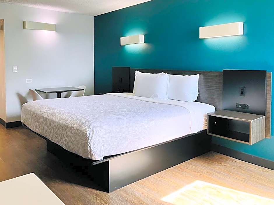 Studio 6 Suites Carson, CA