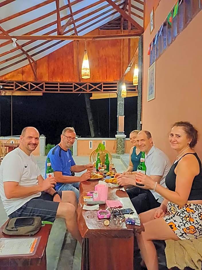 Asim Paris Guesthouse & jungle trekking