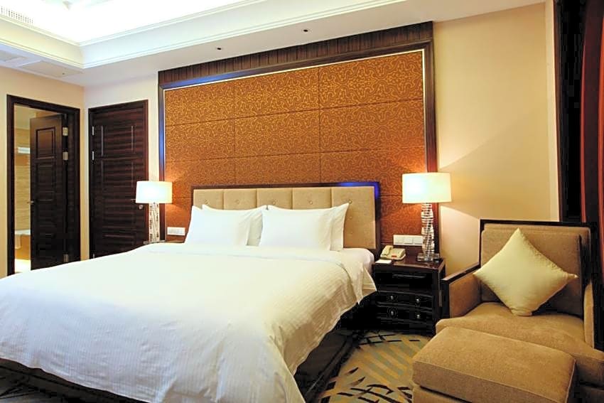 Howard Johnson Tongfang Plaza Zhuji