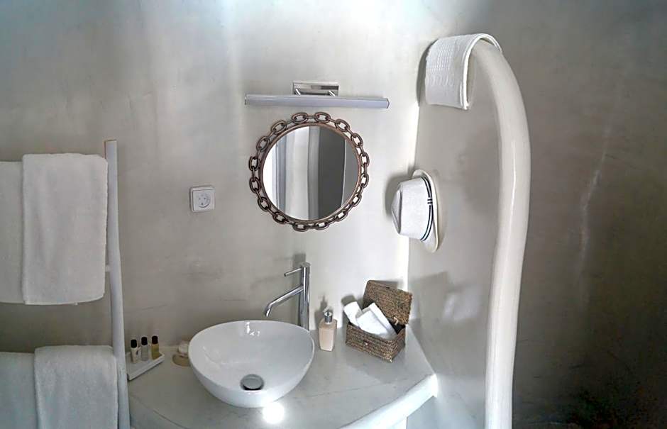 Golden Stone Santorini Suites