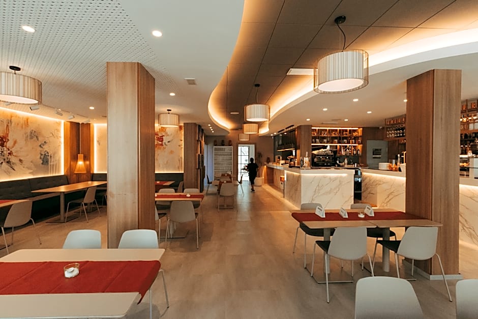 The Purple Hotel - Adults Only