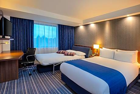 Holiday Inn Express London Heathrow T5 By IHG