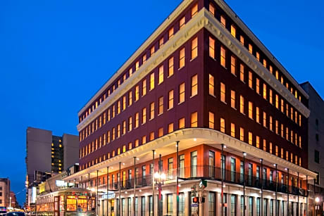 Courtyard by Marriott New Orleans Downtown Near the French Quarter