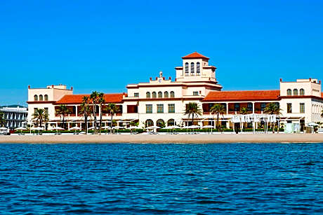 Le Meridien Ra Beach Hotel & Spa