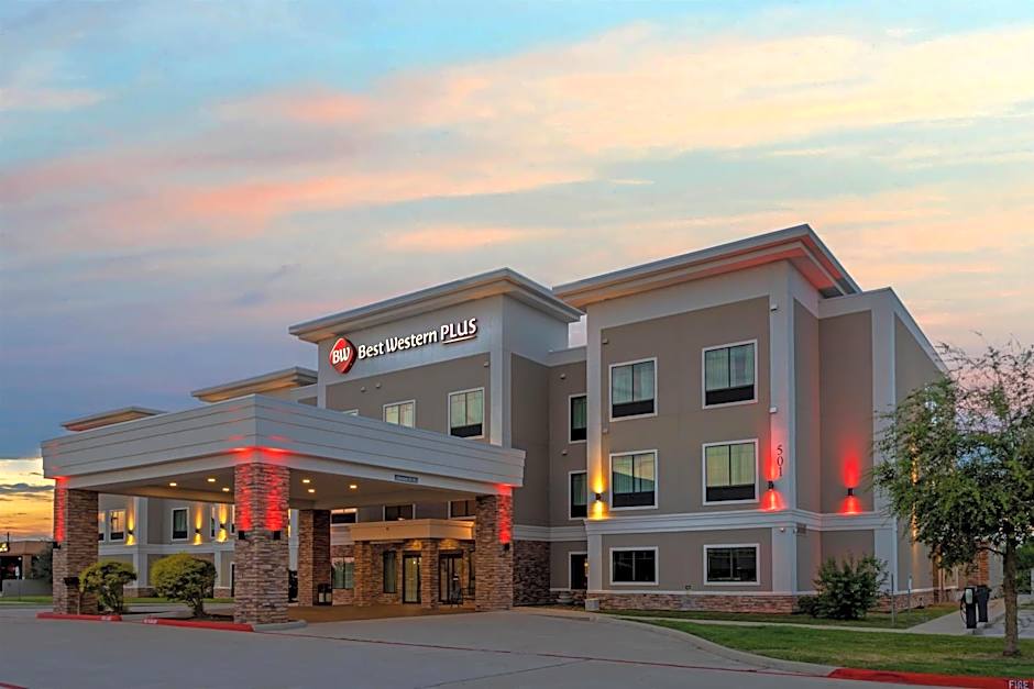 Best Western Plus Bay City Inn & Suites