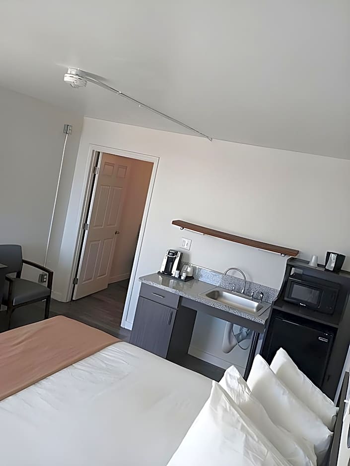 Photo 1 of 1 of 1 Queen Bed, Mobility Accessible