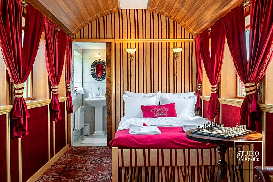 Stacja Galicja - nocleg w pociągu blisko Energylandia