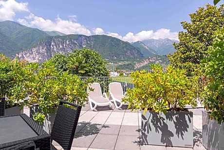 Quadruple Room with Terrace