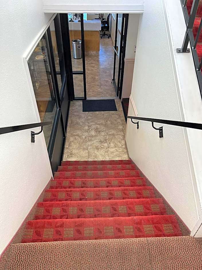 Days Inn by Wyndham Lake Point