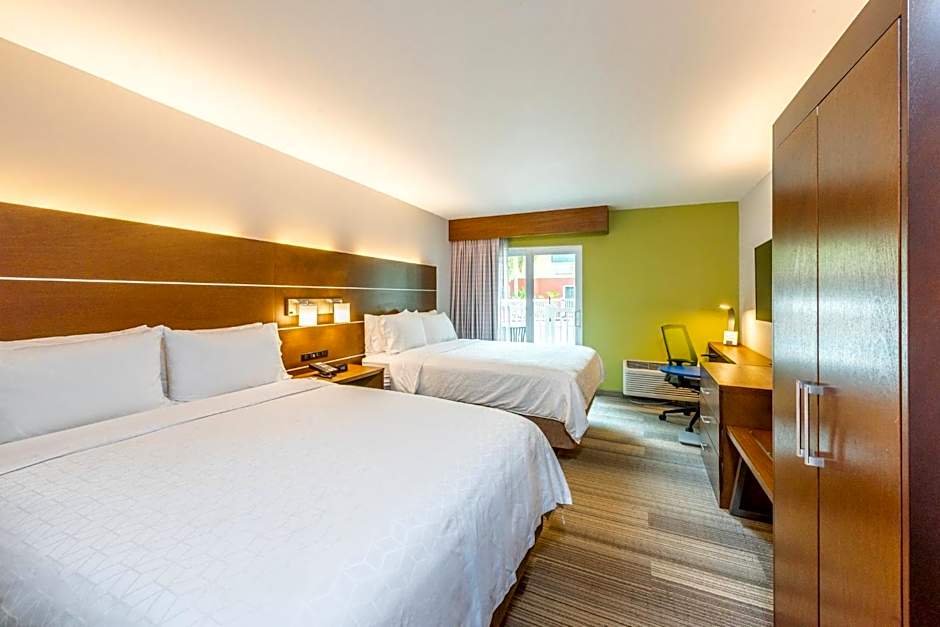 Holiday Inn Express Hotel & Suites Bradenton West By IHG