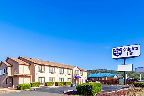 Econo Lodge Inn & Suites