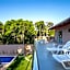 Casa com Piscina e Churrasqueira Privativa !