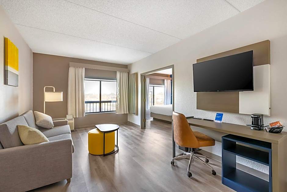 Comfort Inn & Suites Arlington Heights - Buffalo Grove