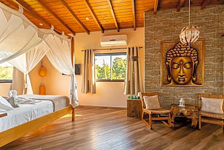 Suite with Hot Tub
