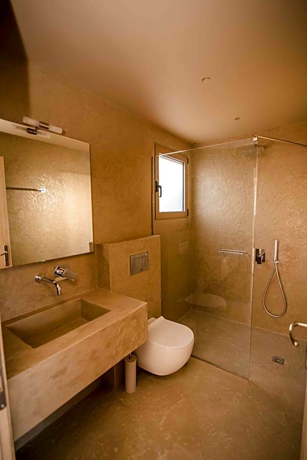 Mani Luxury Suites and Studios in Gytheio with Private Pools