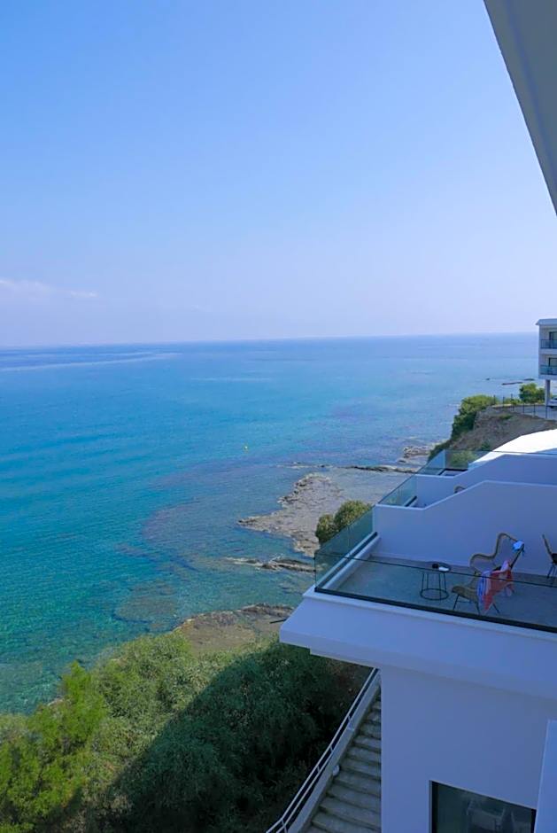 E.J. Pyrgos Bay Hotel