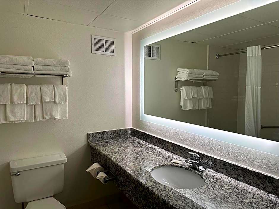 Quality Inn & Suites Everett