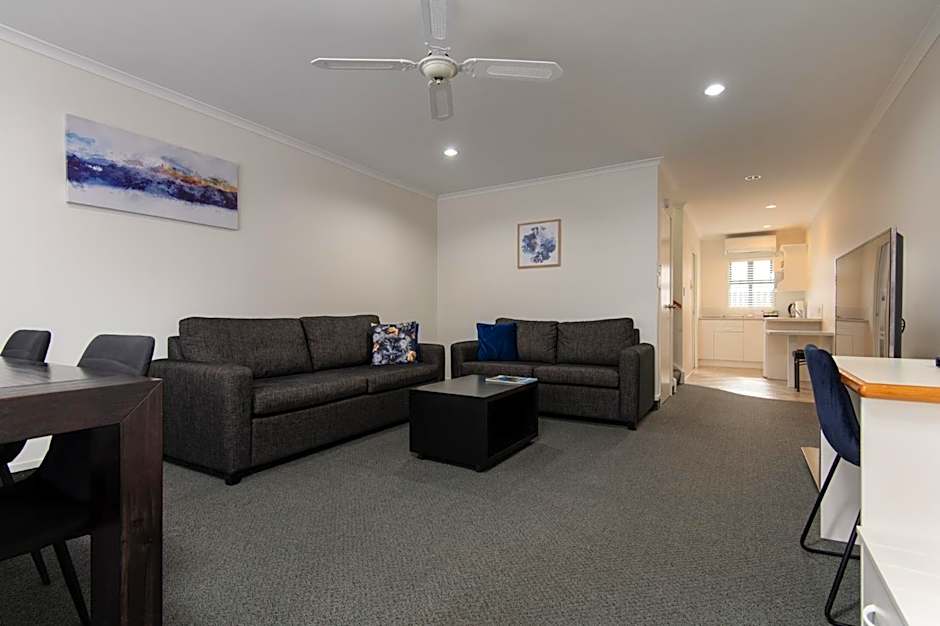 Cambridge Mews Motel