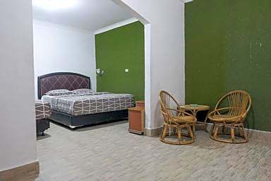 Hotel 78 Parapat Mitra RedDoorz