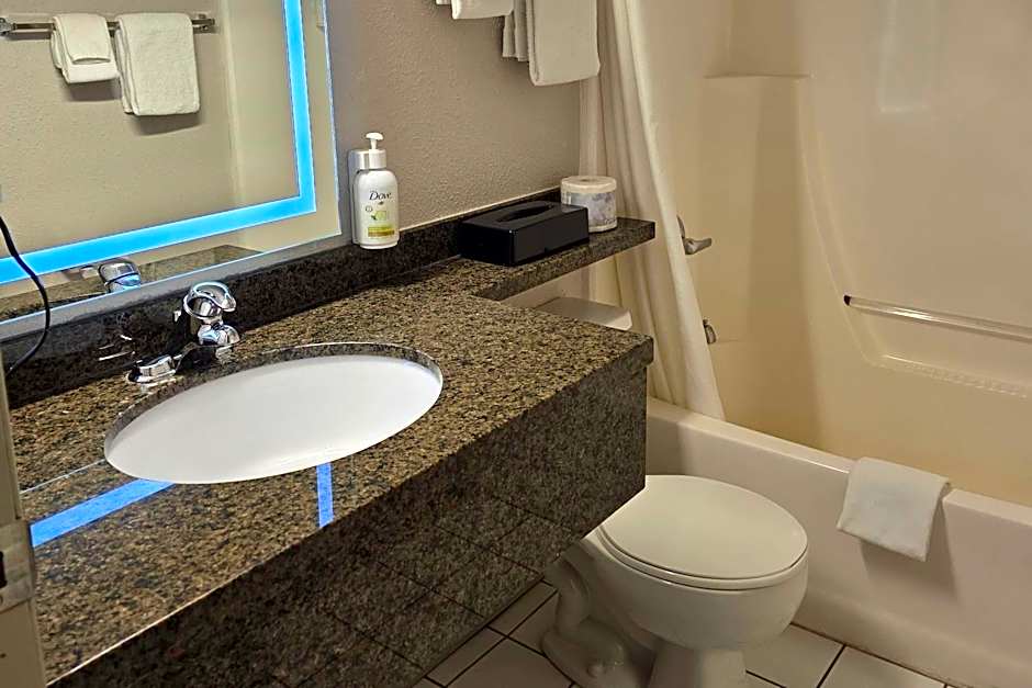 Super 8 by Wyndham Swift Current