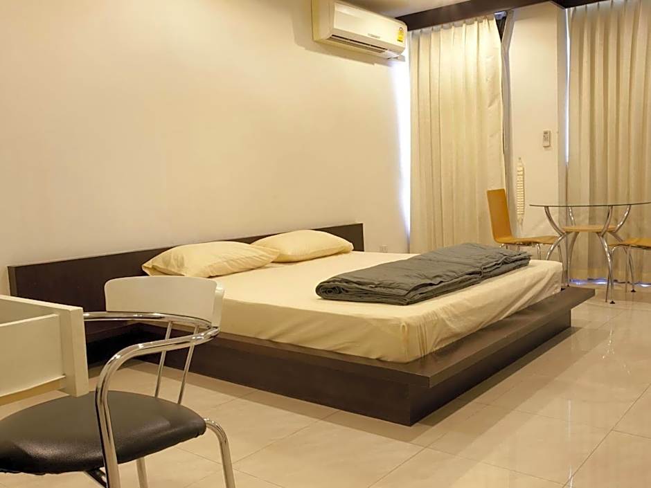 Thongtip Place